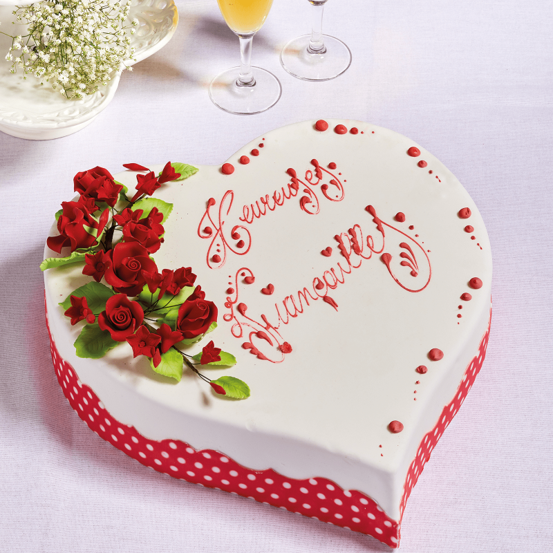 Gâteau Cœur blanc et rouge  personnalisable  pour mariage - Pâtisserie La Romainville